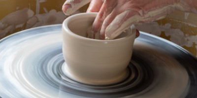 kunsthåndværk i glas og keramik uddannelse
